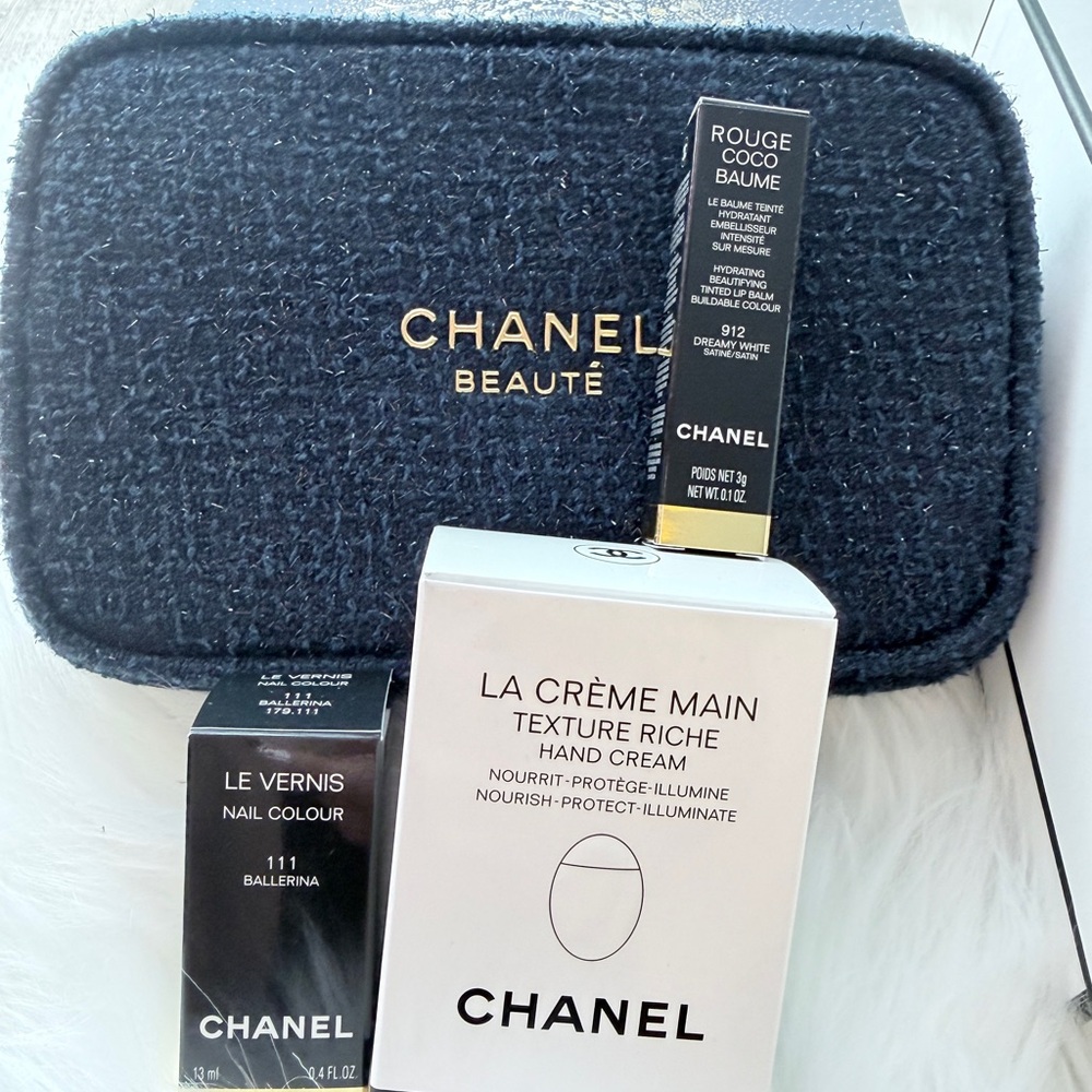 Chanel 2025 Holiday Gift Set with Gift Box - Picture 5 of 12